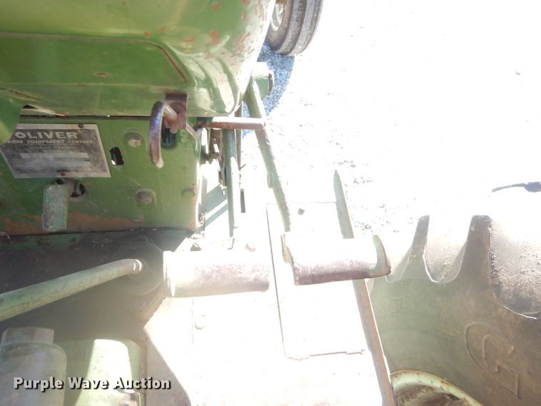 image for item EY9283 Oliver 1655 tractor