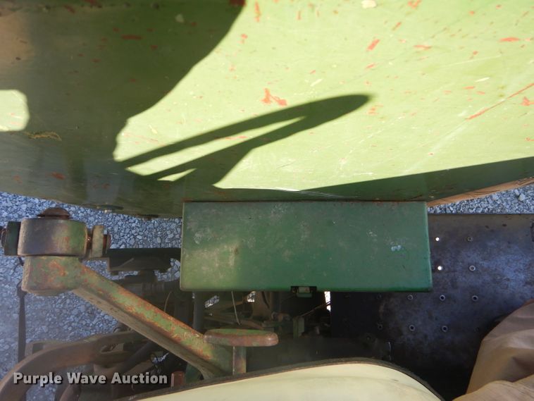 image for item EY9283 Oliver 1655 tractor