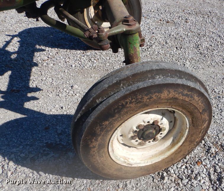 image for item EY9283 Oliver 1655 tractor