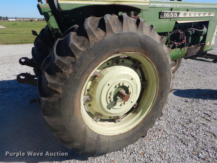 image for item EY9283 Oliver 1655 tractor
