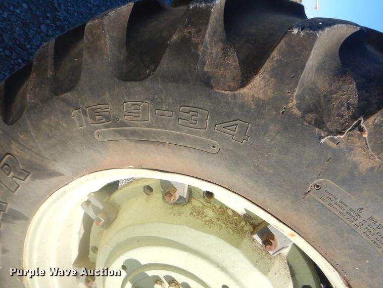 image for item EY9283 Oliver 1655 tractor