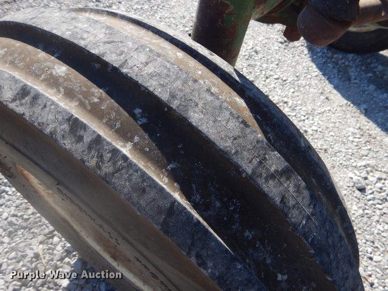 image for item EY9283 Oliver 1655 tractor