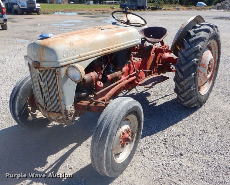 image for item EY9285 1947 Ford 8N tractor
