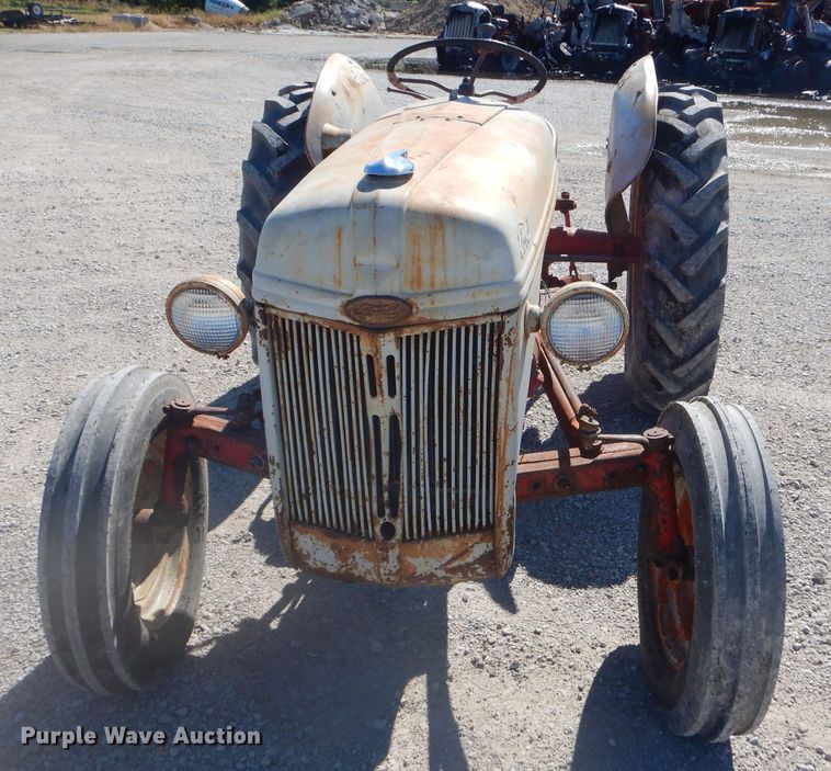 image for item EY9285 1947 Ford 8N tractor