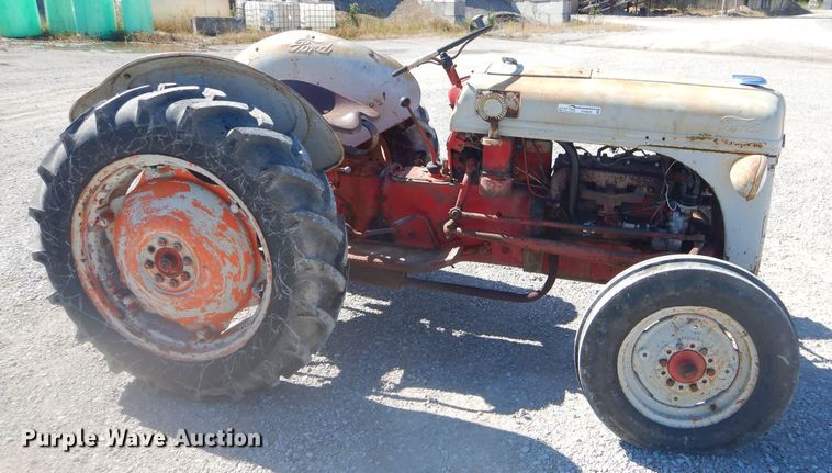 image for item EY9285 1947 Ford 8N tractor