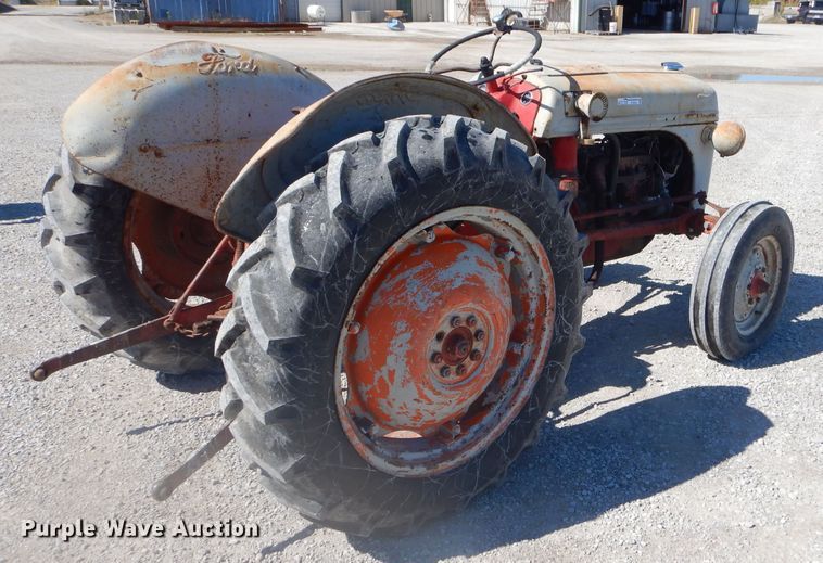 image for item EY9285 1947 Ford 8N tractor