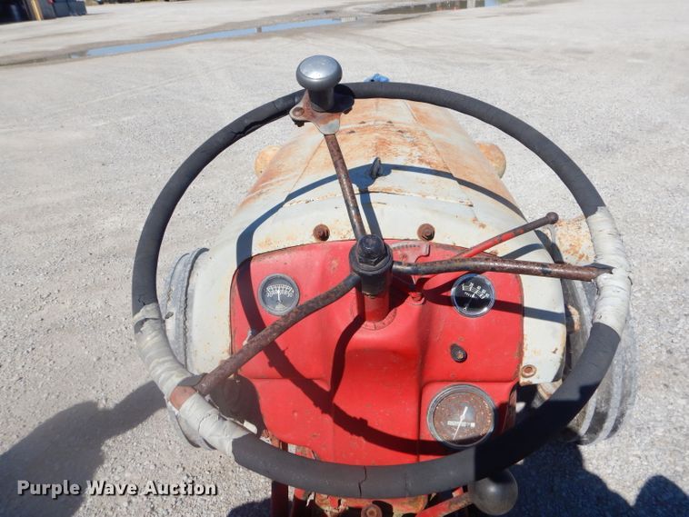 image for item EY9285 1947 Ford 8N tractor