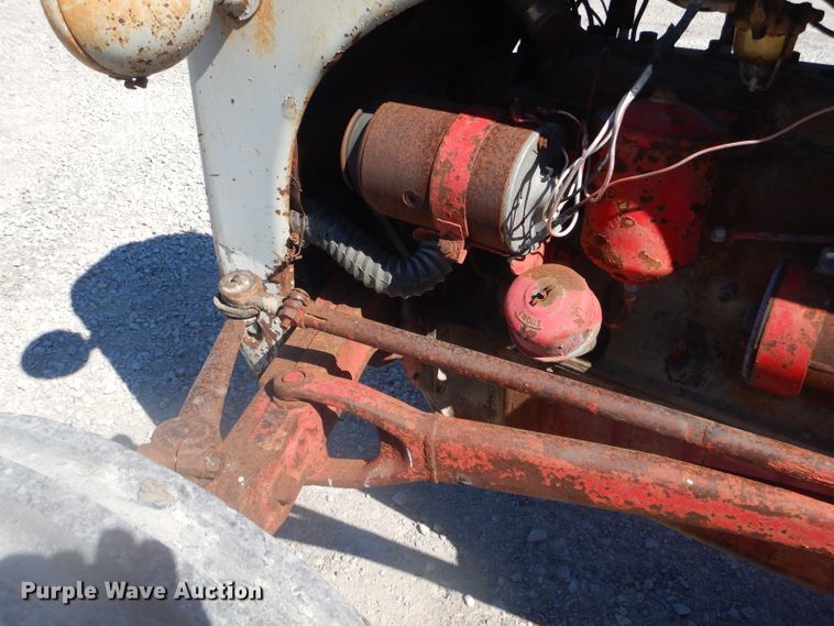 image for item EY9285 1947 Ford 8N tractor