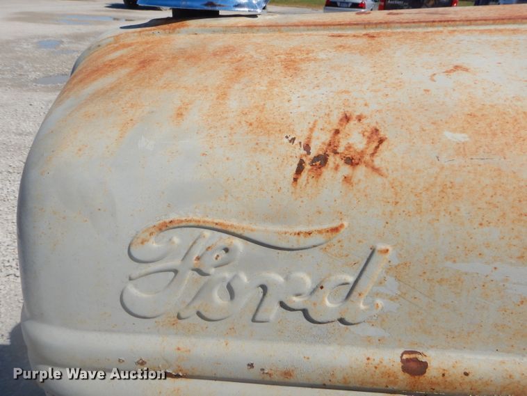 image for item EY9285 1947 Ford 8N tractor