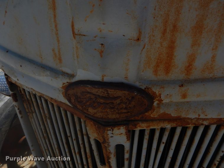 image for item EY9285 1947 Ford 8N tractor
