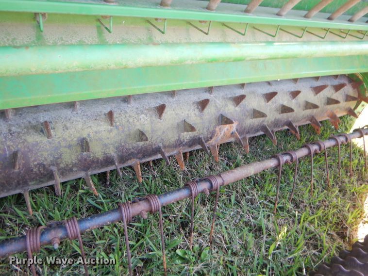 image for item EY9337 Frontier seeder