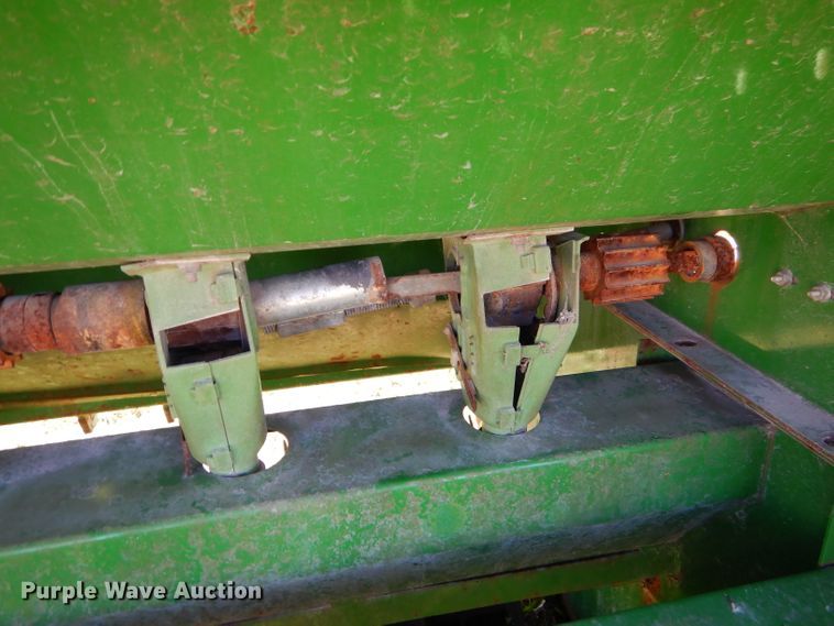 image for item EY9337 Frontier seeder