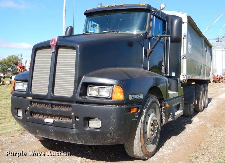 image for item EY9340 1993 Kenworth T600 grain truck