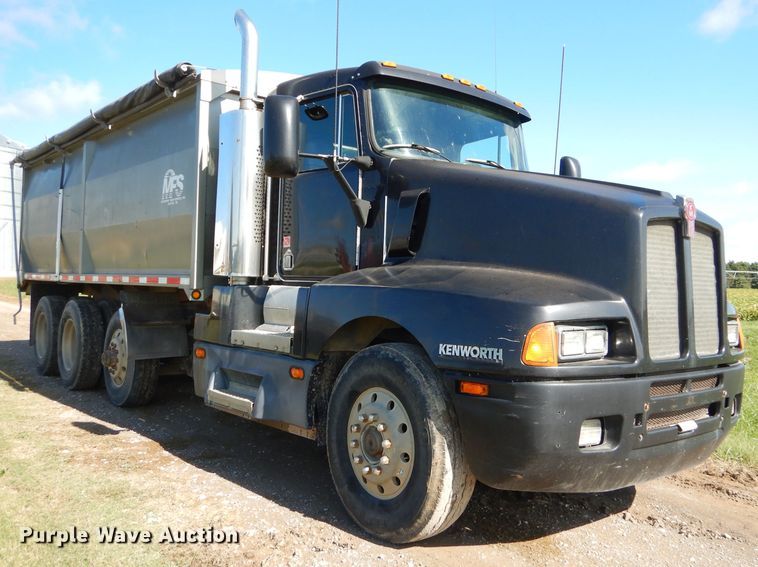 image for item EY9340 1993 Kenworth T600 grain truck