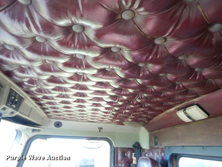 image for item EY9340 1993 Kenworth T600 grain truck