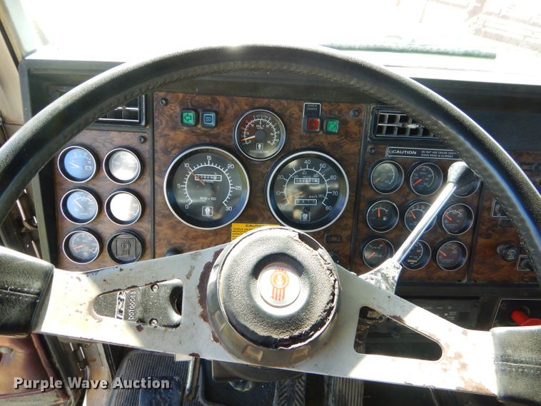 image for item EY9340 1993 Kenworth T600 grain truck