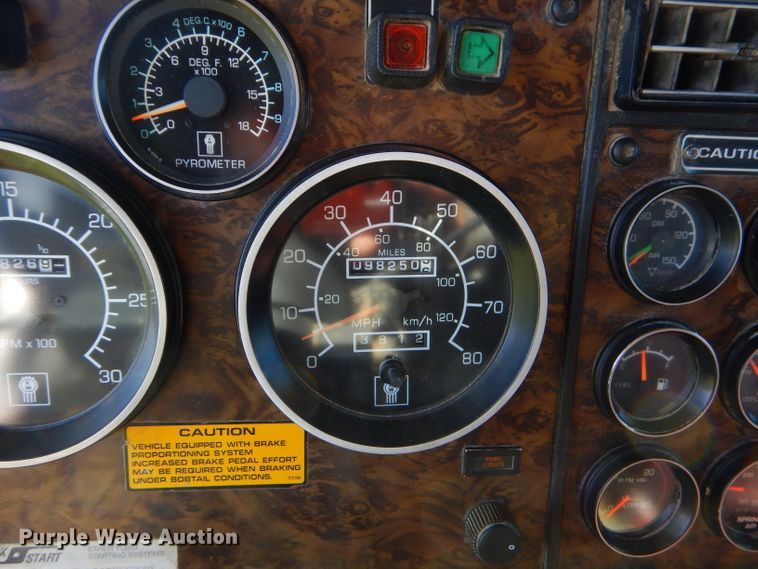 image for item EY9340 1993 Kenworth T600 grain truck