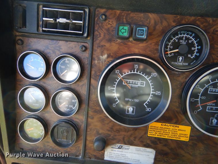 image for item EY9340 1993 Kenworth T600 grain truck