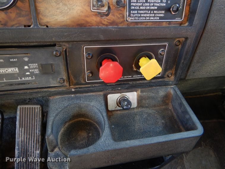 image for item EY9340 1993 Kenworth T600 grain truck