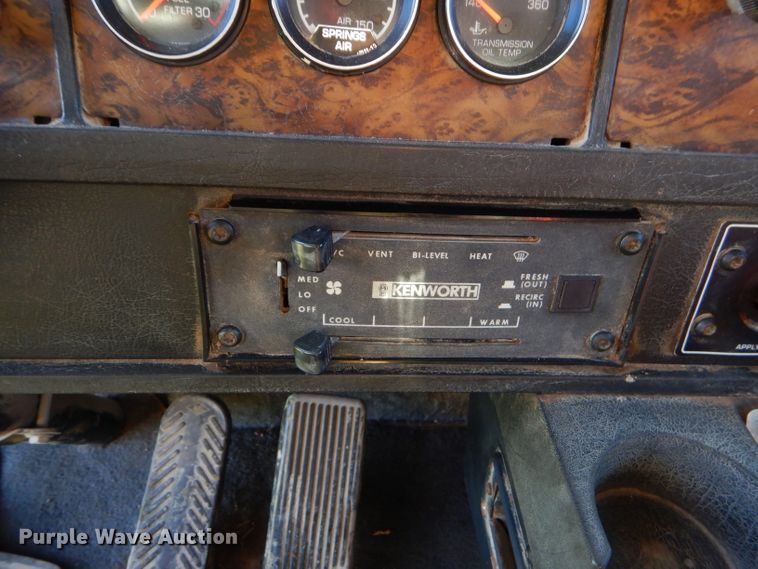 image for item EY9340 1993 Kenworth T600 grain truck