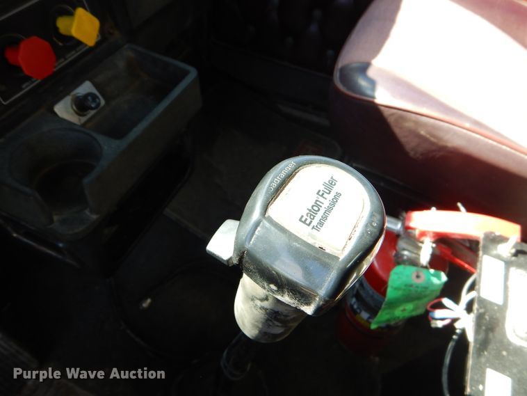 image for item EY9340 1993 Kenworth T600 grain truck