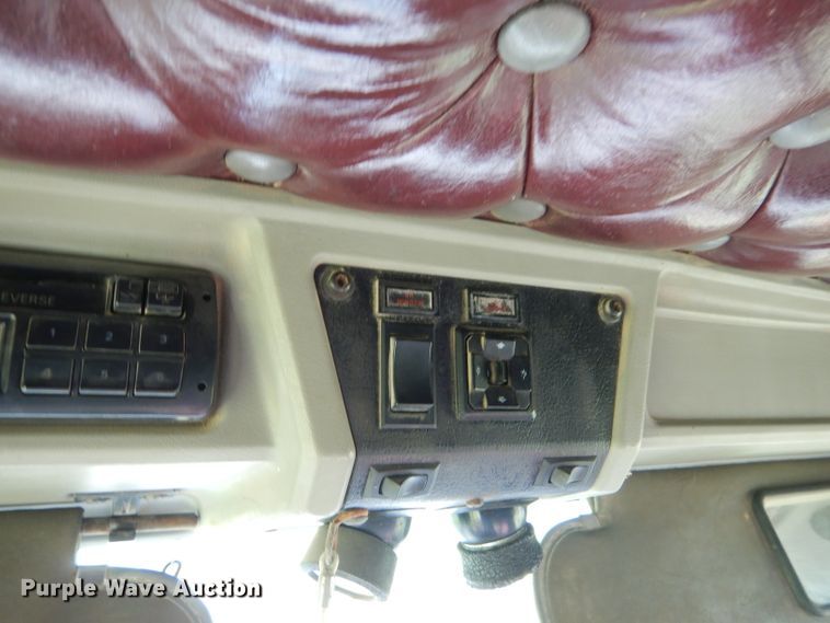 image for item EY9340 1993 Kenworth T600 grain truck