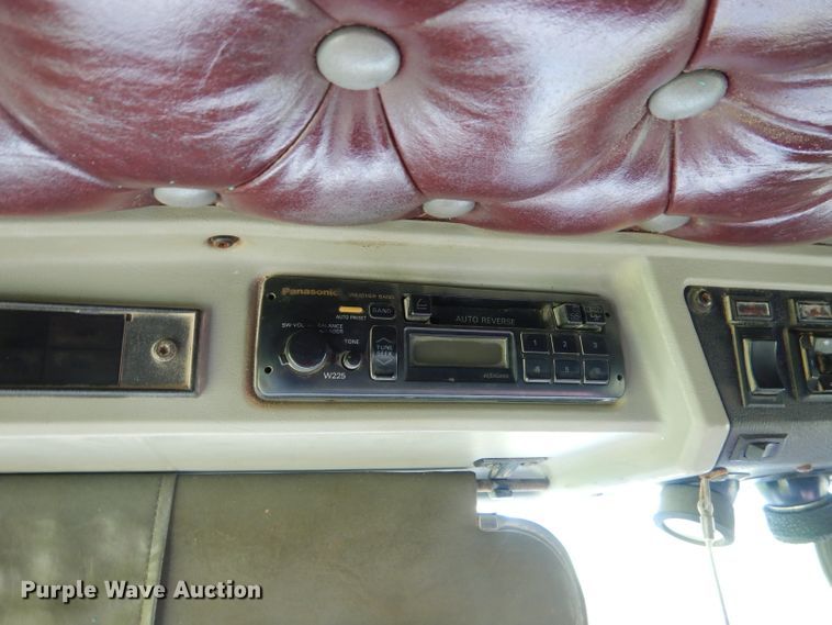 image for item EY9340 1993 Kenworth T600 grain truck