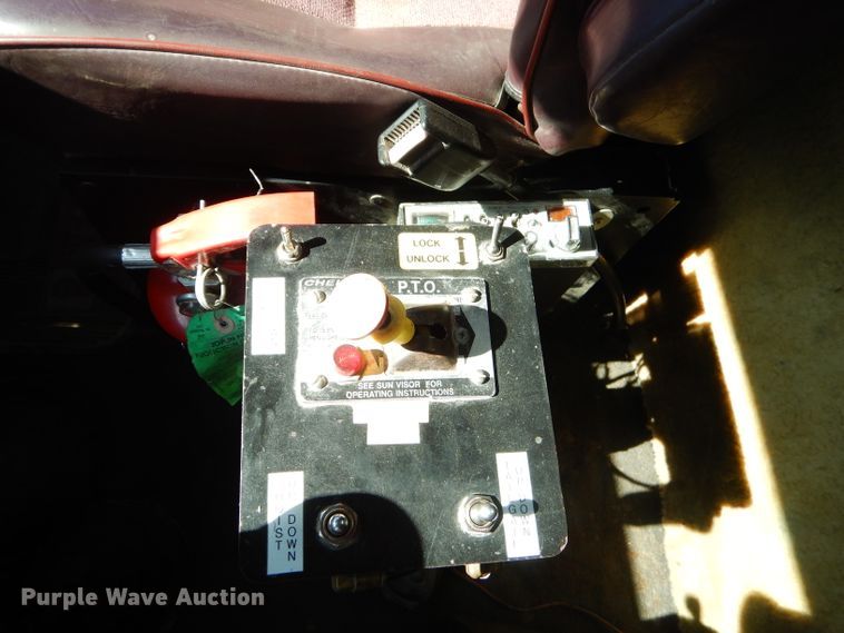 image for item EY9340 1993 Kenworth T600 grain truck