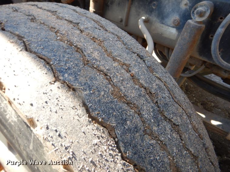 image for item EY9340 1993 Kenworth T600 grain truck