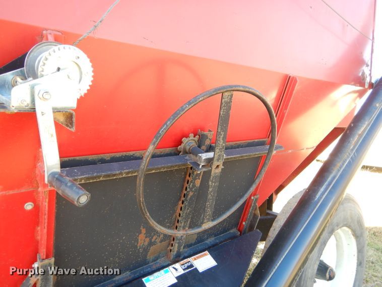 image for item EY9343 Ficklin 435 grain cart