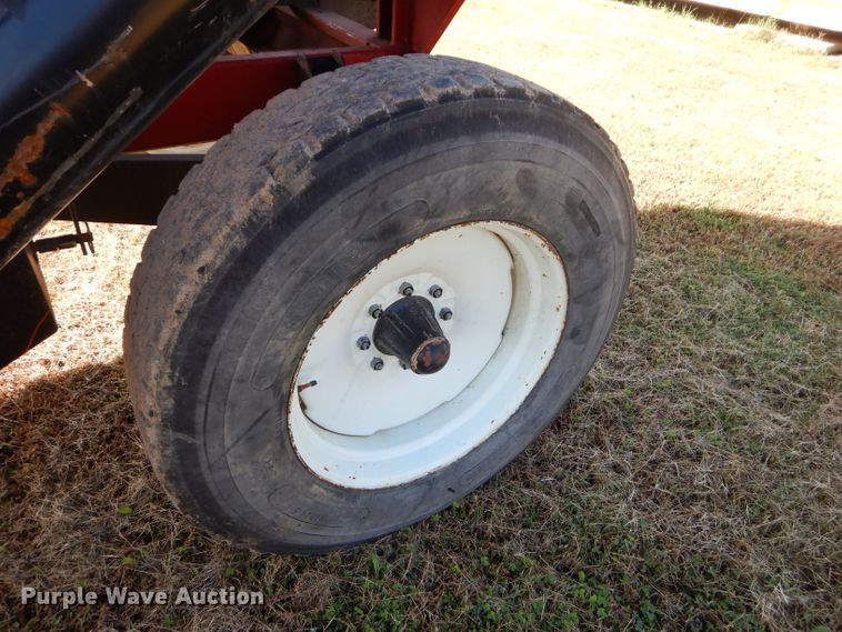 image for item EY9343 Ficklin 435 grain cart