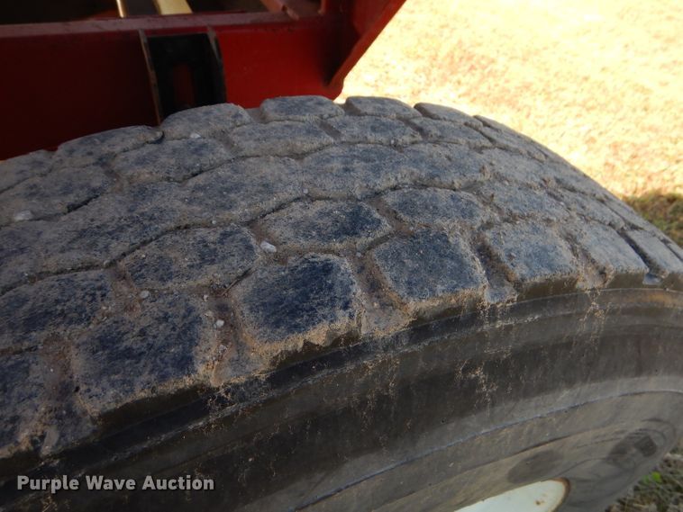 image for item EY9343 Ficklin 435 grain cart