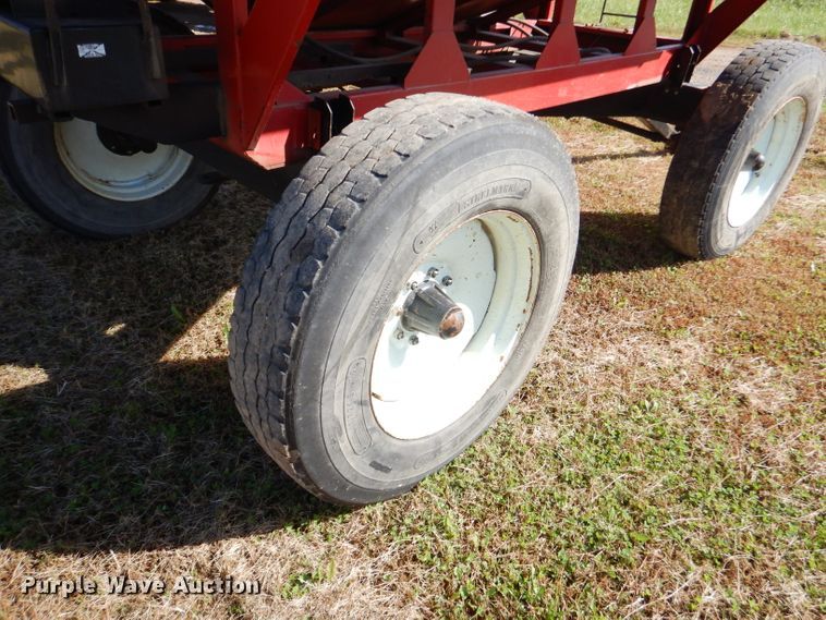 image for item EY9343 Ficklin 435 grain cart