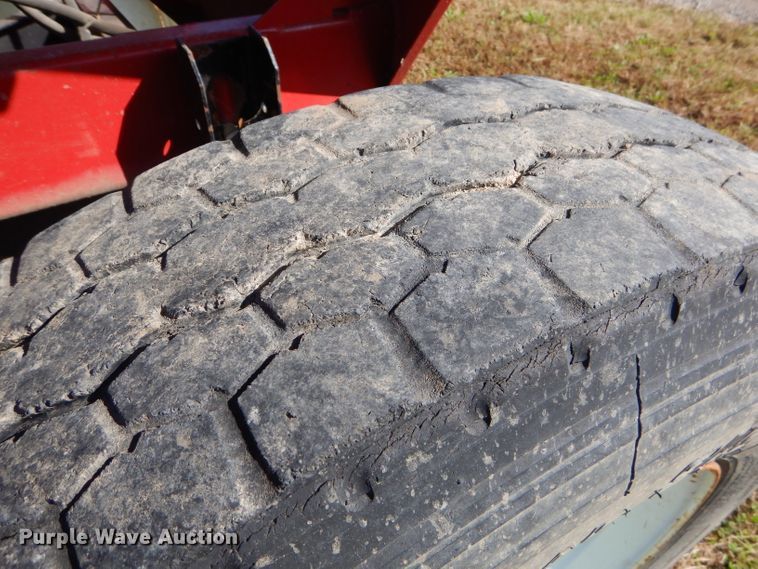 image for item EY9343 Ficklin 435 grain cart