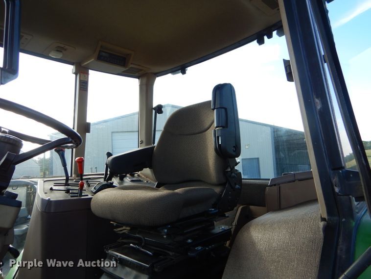 image for item FC9998 1994 John Deere 7800 tractor