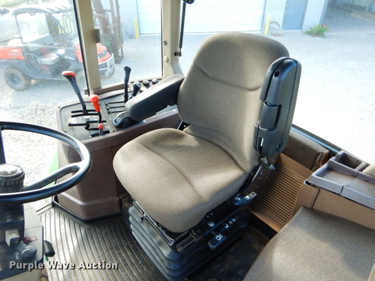 image for item FC9998 1994 John Deere 7800 tractor