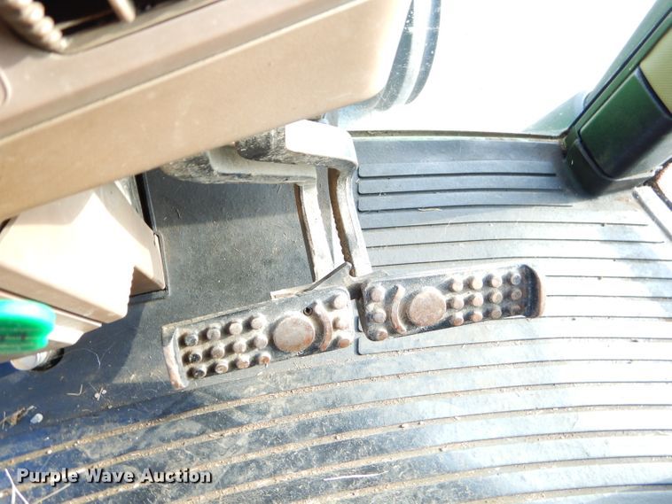 image for item FC9998 1994 John Deere 7800 tractor