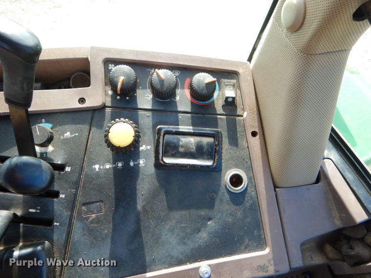 image for item FC9998 1994 John Deere 7800 tractor