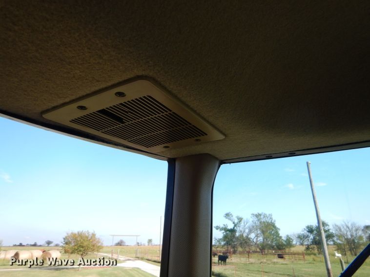 image for item FC9998 1994 John Deere 7800 tractor