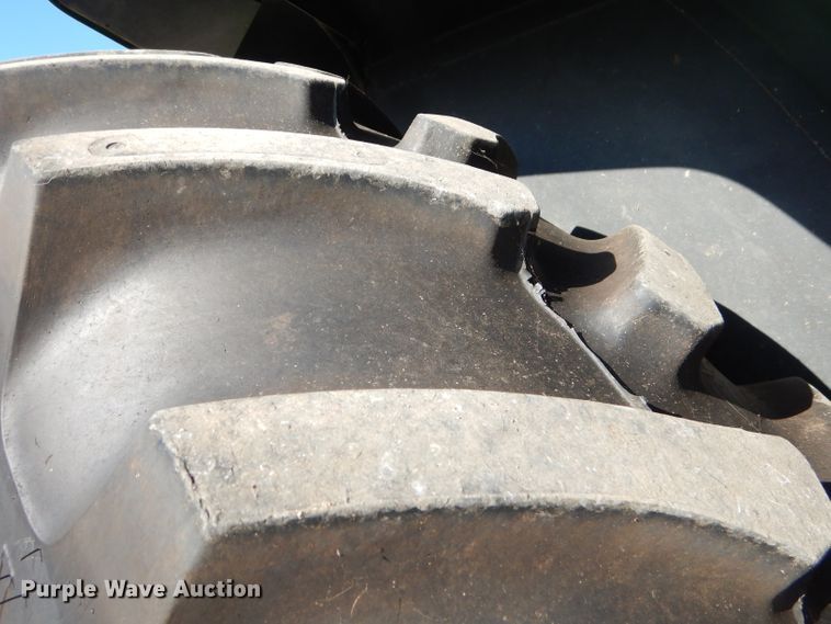 image for item FC9998 1994 John Deere 7800 tractor