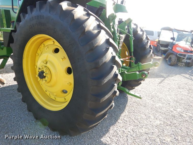 image for item FC9998 1994 John Deere 7800 tractor