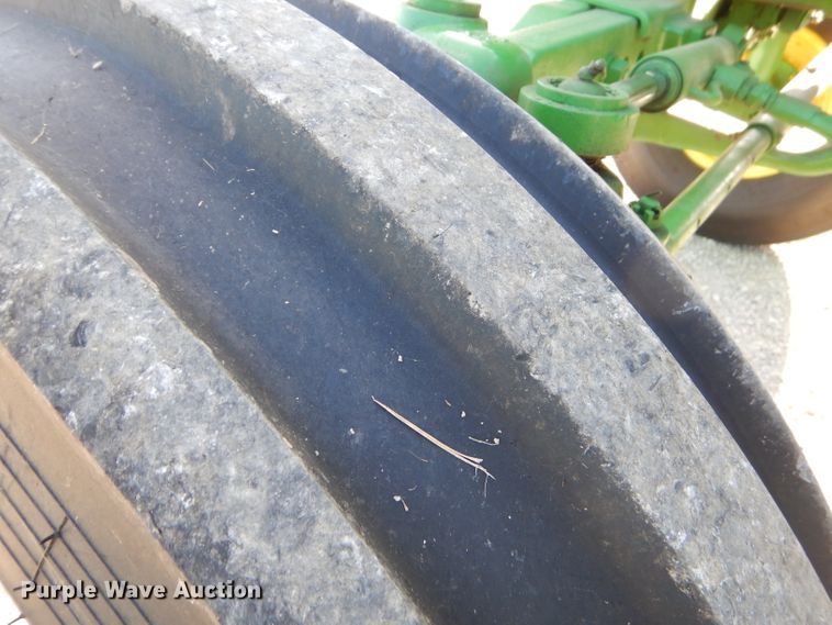 image for item FC9998 1994 John Deere 7800 tractor