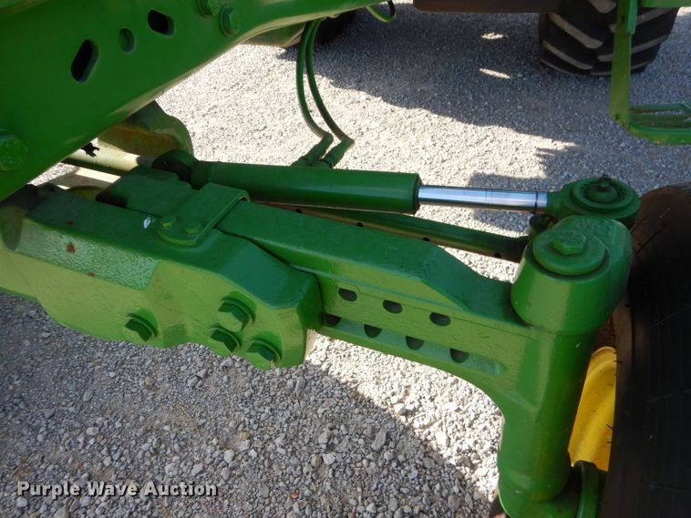 image for item FC9998 1994 John Deere 7800 tractor