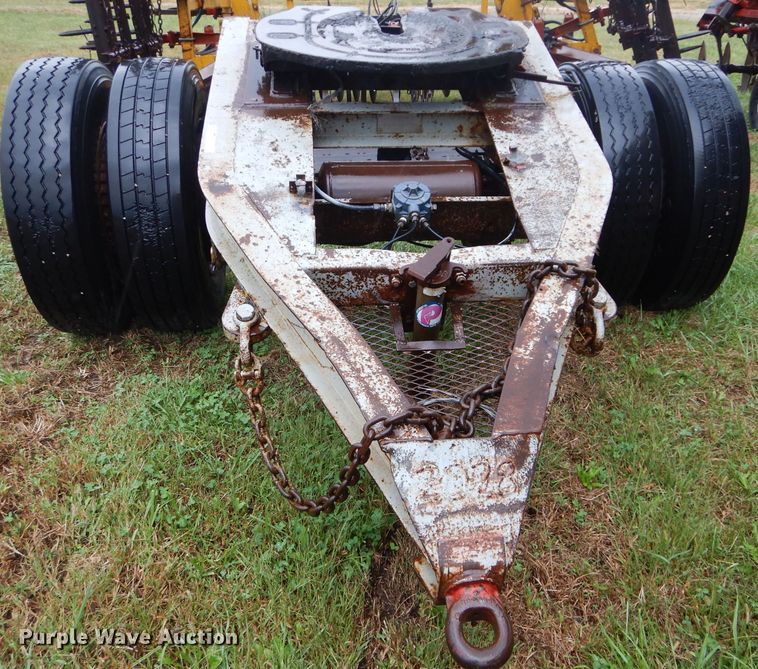 image for item GJ9853 1988 Fruehauf converter dolly