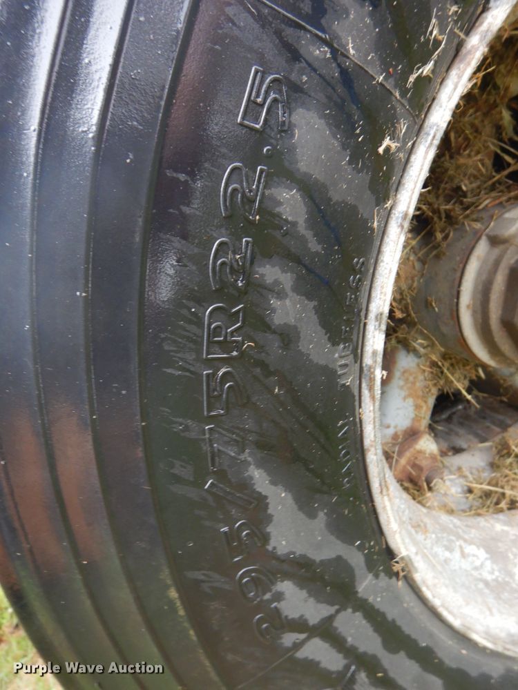 image for item GJ9853 1988 Fruehauf converter dolly