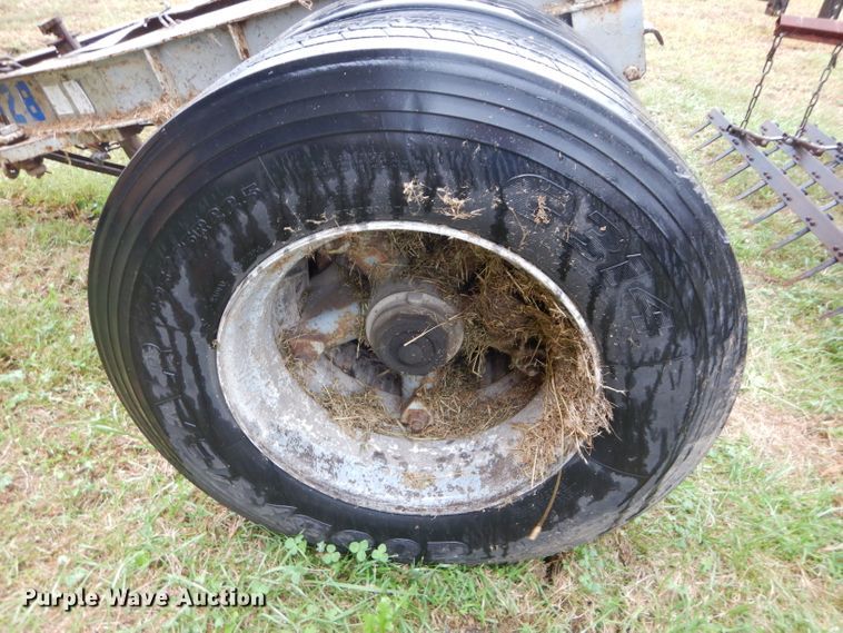 image for item GJ9853 1988 Fruehauf converter dolly