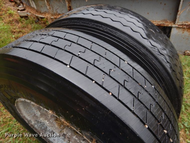 image for item GJ9853 1988 Fruehauf converter dolly