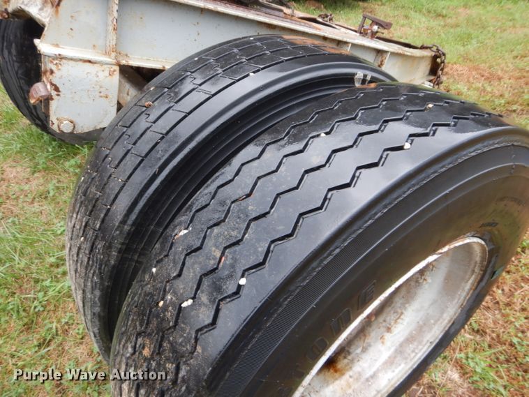 image for item GJ9853 1988 Fruehauf converter dolly