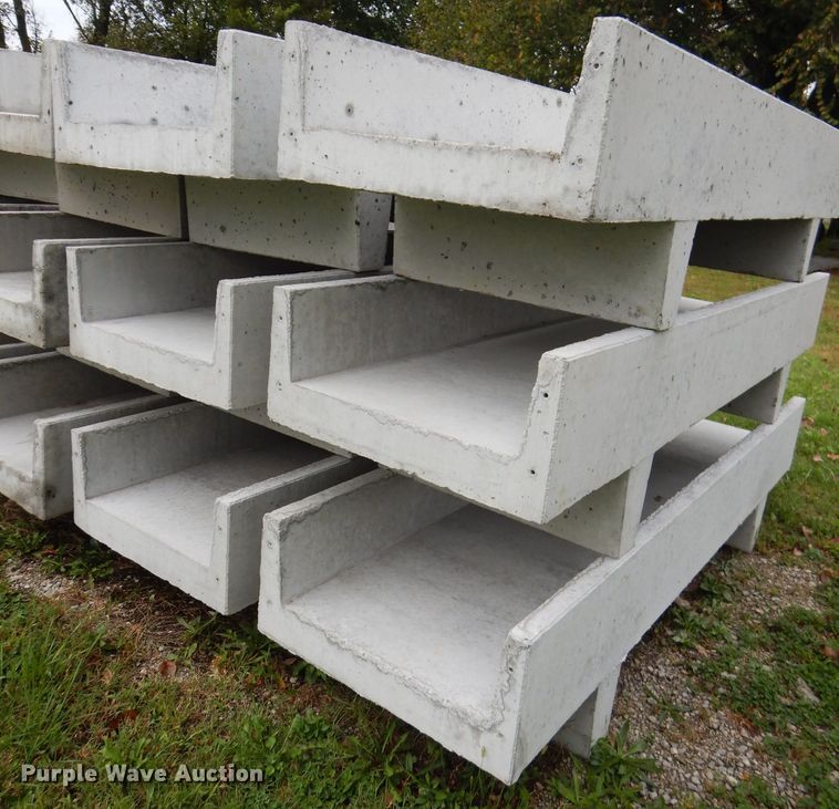 image for item GJ9881 (10) concrete feed bunks