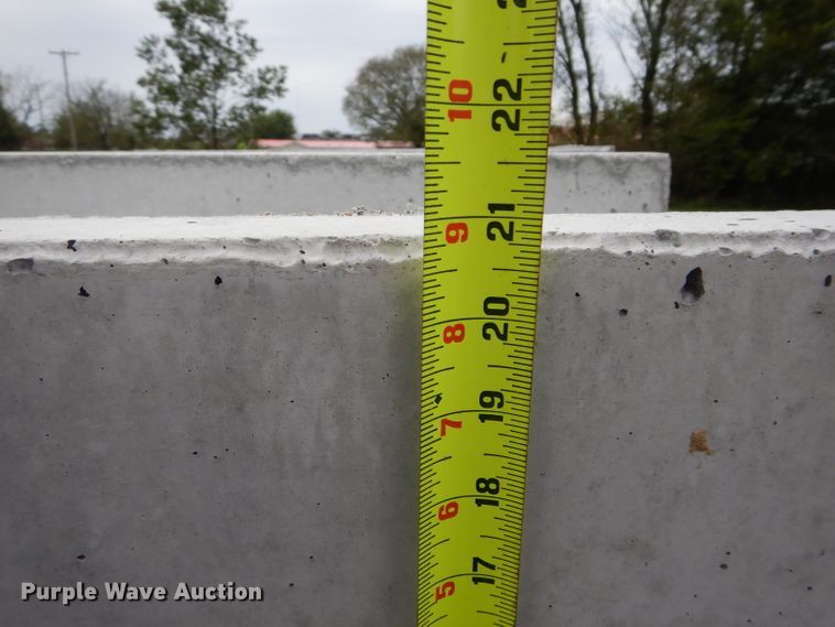 image for item GJ9881 (10) concrete feed bunks